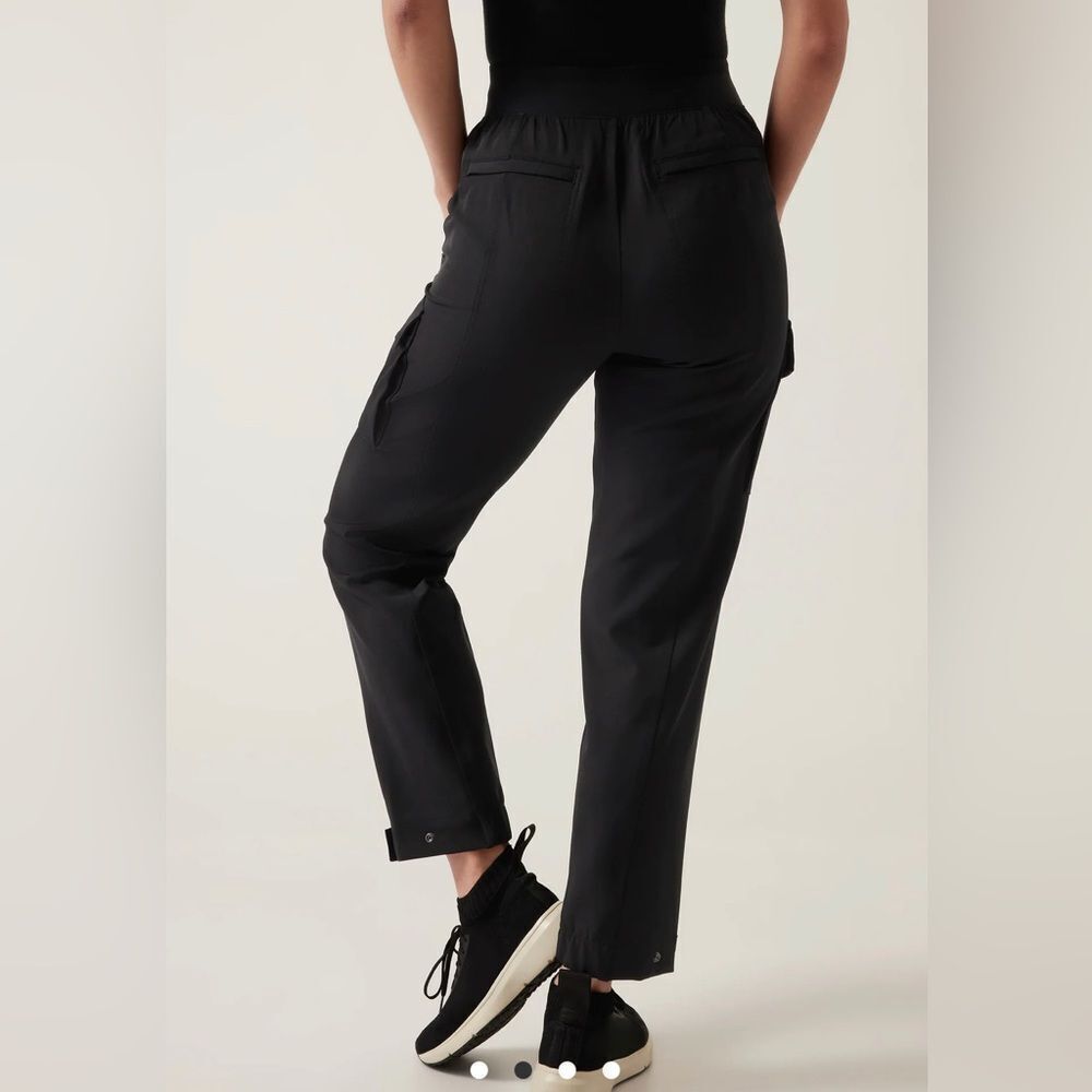 NWT Athleta Women’s Endless Cargo Black Pants size 14. - Picture 6 of 12